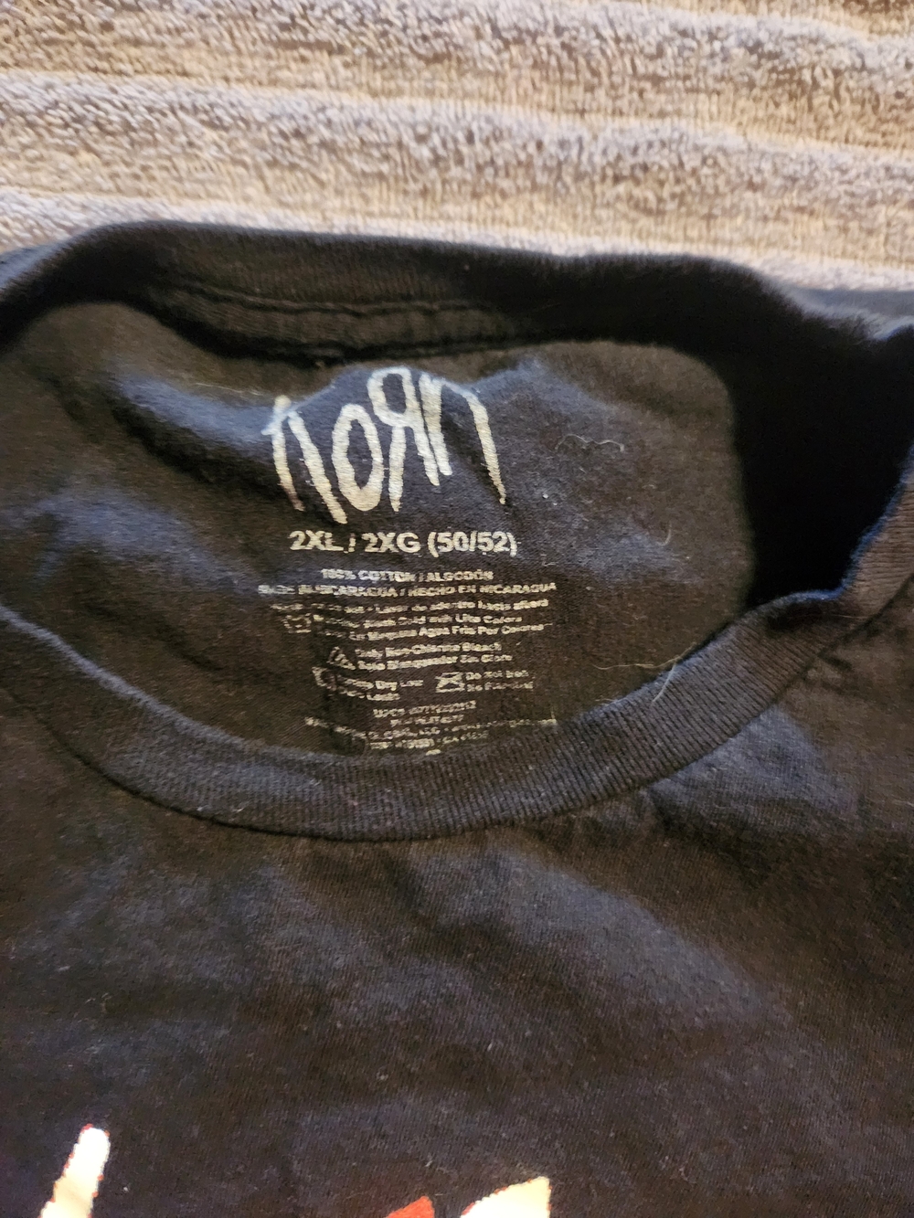 NIRVANA Black Short-Sleeve Tee with Red Graphic - Picture 2 of 2
